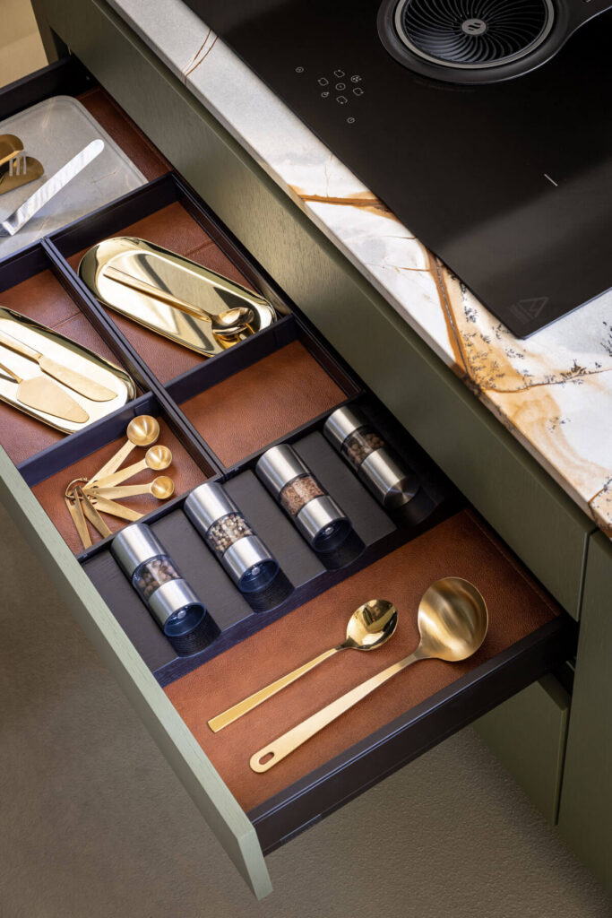 Showroom 006 – Hoset Baltic